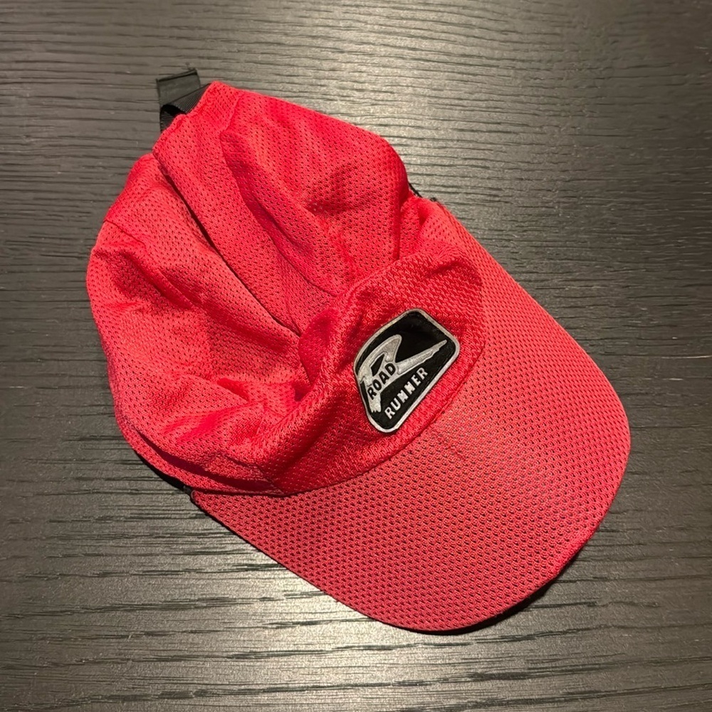 Road Runner Mesh Hat Unisex Adjustable One Size Red Black